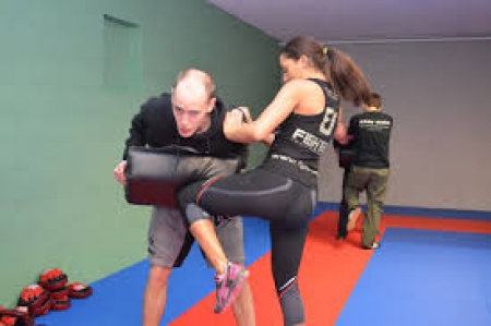 COURS D'AUTO-DÉFENSE FÉMININ