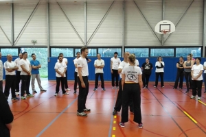 Premier cours pour les débutants au club de Krav Maga de Quimper